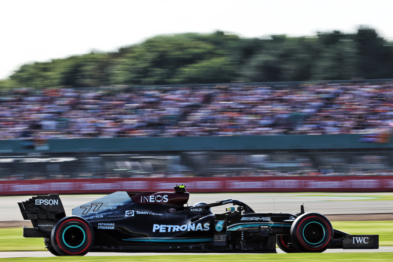 GP GRAN BRETAGNA, Valtteri Bottas (FIN) Mercedes AMG F1 W12.
16.07.2021. Formula 1 World Championship, Rd 10, British Grand Prix, Silverstone, England, Practice Day.
- www.xpbimages.com, EMail: requests@xpbimages.com © Copyright: Batchelor / XPB Images