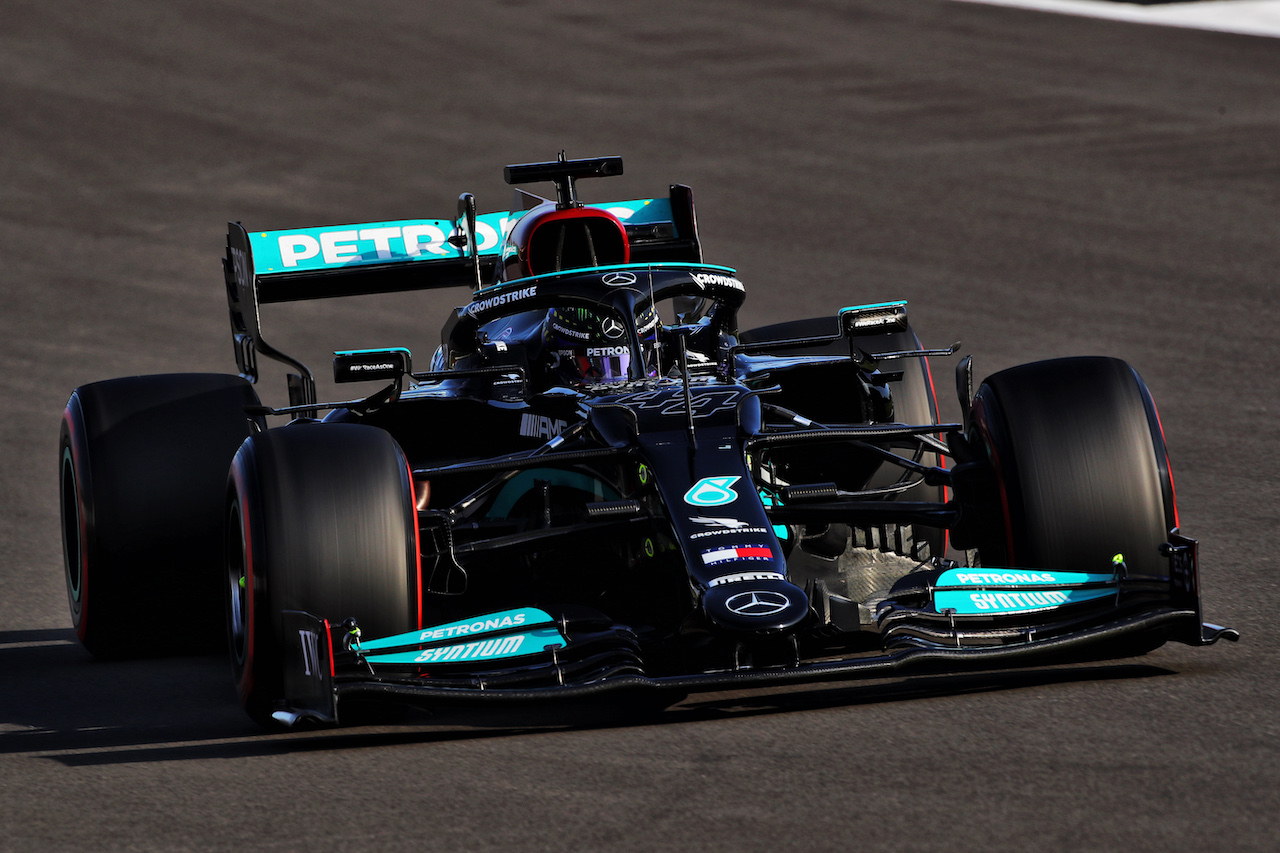 GP GRAN BRETAGNA, Lewis Hamilton (GBR) Mercedes AMG F1 W12.
16.07.2021. Formula 1 World Championship, Rd 10, British Grand Prix, Silverstone, England, Practice Day.
 - www.xpbimages.com, EMail: requests@xpbimages.com © Copyright: Davenport / XPB Images