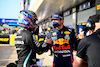 GP GRAN BRETAGNA, (L to R): Lewis Hamilton (GBR) Mercedes AMG F1 celebrates being fastest in qualifying in parc ferme with Max Verstappen (NLD) Red Bull Racing.
16.07.2021. Formula 1 World Championship, Rd 10, British Grand Prix, Silverstone, England, Practice Day.
- www.xpbimages.com, EMail: requests@xpbimages.com © Copyright: FIA Pool Image for Editorial Use Only