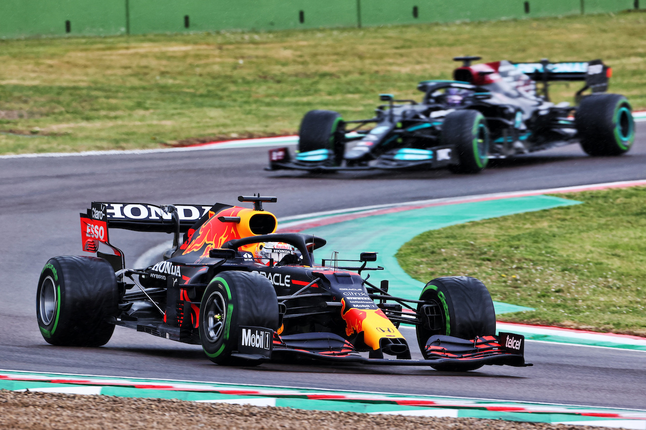 GP IMOLA, Max Verstappen (NLD) Red Bull Racing RB16B.
18.04.2021. Formula 1 World Championship, Rd 2, Emilia Romagna Grand Prix, Imola, Italy, Gara Day.
- www.xpbimages.com, EMail: requests@xpbimages.com © Copyright: Charniaux / XPB Images