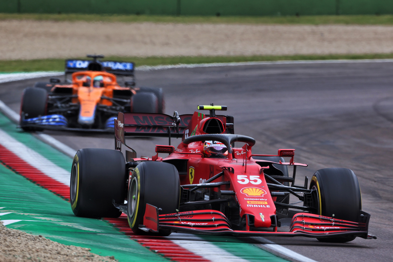 GP IMOLA, Carlos Sainz Jr (ESP) Ferrari SF-21.
18.04.2021. Formula 1 World Championship, Rd 2, Emilia Romagna Grand Prix, Imola, Italy, Gara Day.
- www.xpbimages.com, EMail: requests@xpbimages.com © Copyright: Charniaux / XPB Images