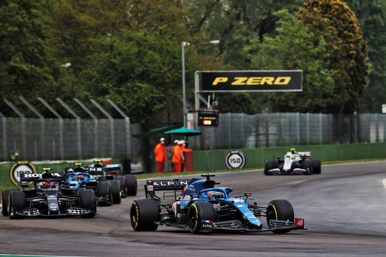 GP IMOLA, Fernando Alonso (ESP) Alpine F1 Team A521.
18.04.2021. Formula 1 World Championship, Rd 2, Emilia Romagna Grand Prix, Imola, Italy, Gara Day.
- www.xpbimages.com, EMail: requests@xpbimages.com © Copyright: Batchelor / XPB Images