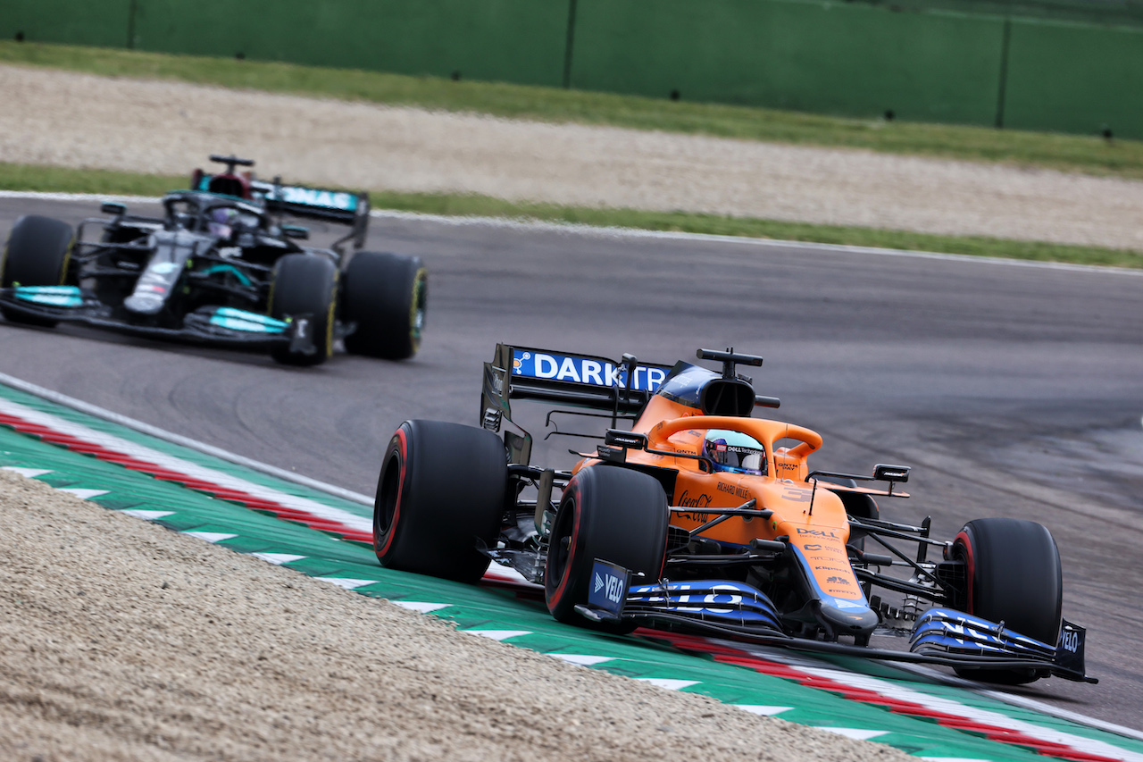GP IMOLA, Daniel Ricciardo (AUS) McLaren MCL35M.
18.04.2021. Formula 1 World Championship, Rd 2, Emilia Romagna Grand Prix, Imola, Italy, Gara Day.
- www.xpbimages.com, EMail: requests@xpbimages.com © Copyright: Charniaux / XPB Images