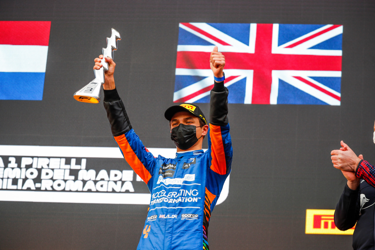 GP IMOLA, Lando Norris (GBR) McLaren celebrates his third position on the podium.
18.04.2021. Formula 1 World Championship, Rd 2, Emilia Romagna Grand Prix, Imola, Italy, Gara Day.
- www.xpbimages.com, EMail: requests@xpbimages.com © Copyright: FIA Pool Image for Editorial Use Only