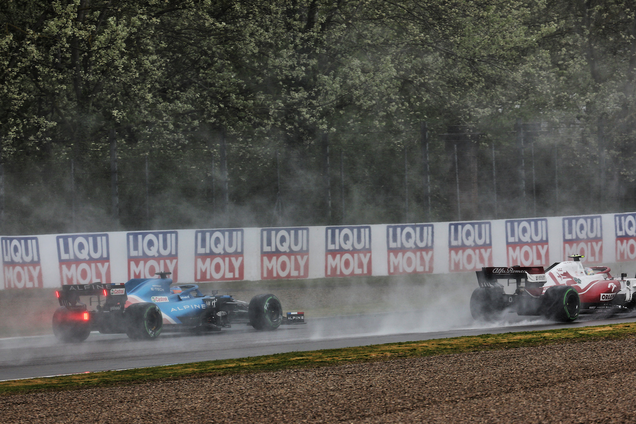 GP IMOLA, Fernando Alonso (ESP) Alpine F1 Team A521.
18.04.2021. Formula 1 World Championship, Rd 2, Emilia Romagna Grand Prix, Imola, Italy, Gara Day.
- www.xpbimages.com, EMail: requests@xpbimages.com © Copyright: Batchelor / XPB Images