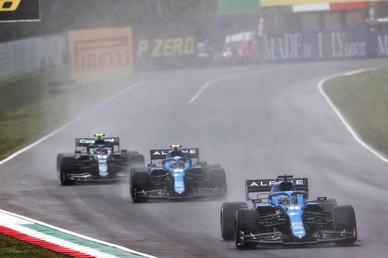 GP IMOLA, Fernando Alonso (ESP) Alpine F1 Team A521.
18.04.2021. Formula 1 World Championship, Rd 2, Emilia Romagna Grand Prix, Imola, Italy, Gara Day.
- www.xpbimages.com, EMail: requests@xpbimages.com © Copyright: Batchelor / XPB Images