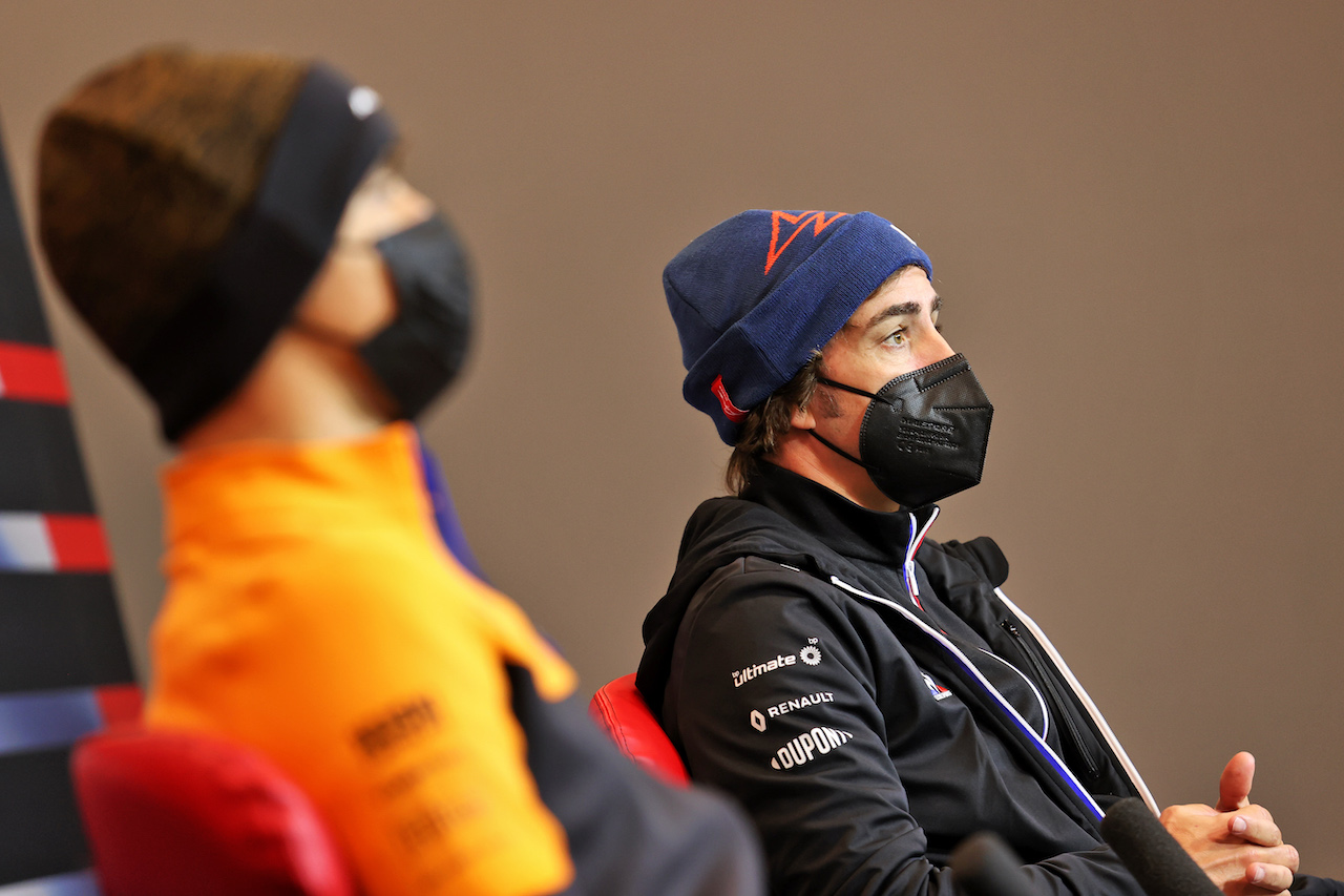 GP IMOLA, Fernando Alonso (ESP) Alpine F1 Team e Lando Norris (GBR) McLaren in the FIA Press Conference.
15.04.2021. Formula 1 World Championship, Rd 2, Emilia Romagna Grand Prix, Imola, Italy, Preparation Day.
- www.xpbimages.com, EMail: requests@xpbimages.com © Copyright: Charniaux / XPB Images