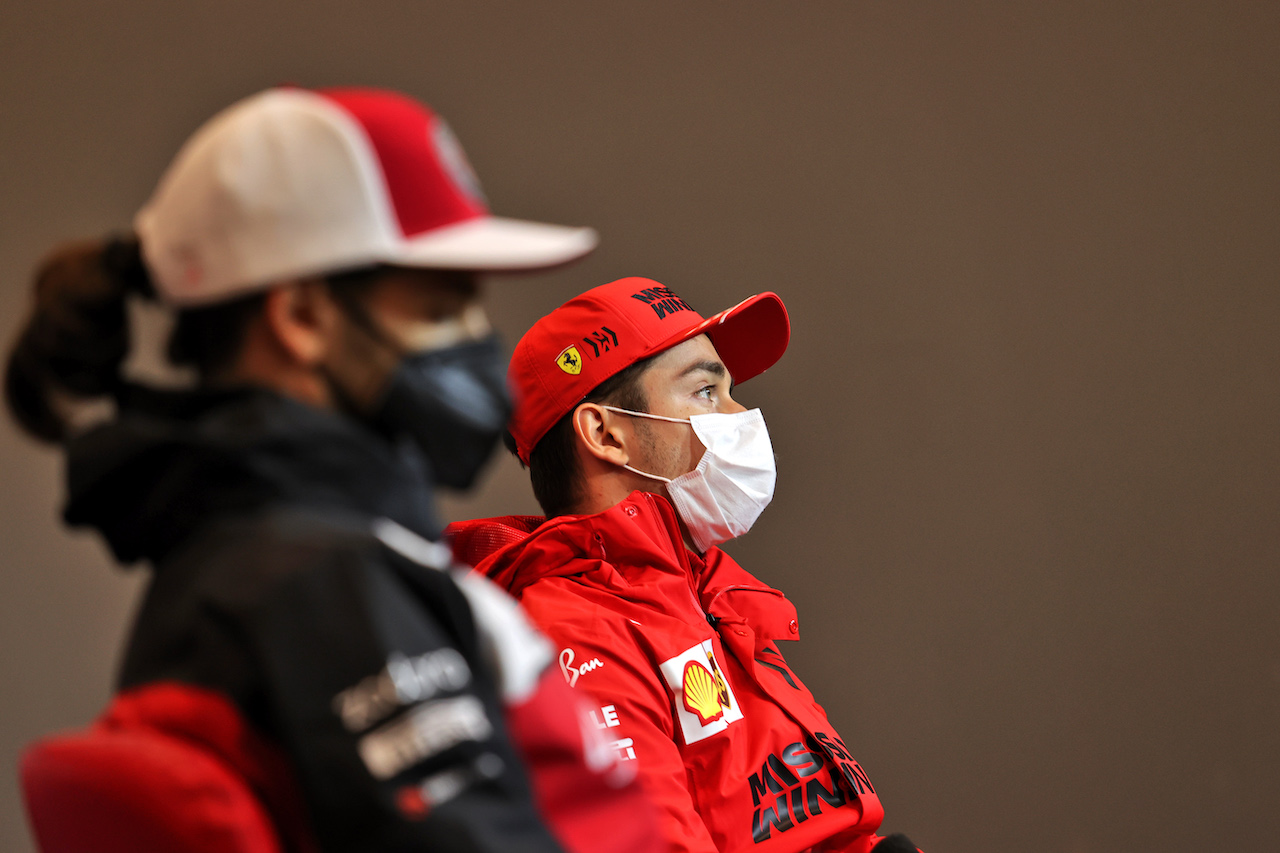 GP IMOLA, Charles Leclerc (MON) Ferrari e Antonio Giovinazzi (ITA) Alfa Romeo Racing in the FIA Press Conference.
15.04.2021. Formula 1 World Championship, Rd 2, Emilia Romagna Grand Prix, Imola, Italy, Preparation Day.
- www.xpbimages.com, EMail: requests@xpbimages.com © Copyright: Charniaux / XPB Images