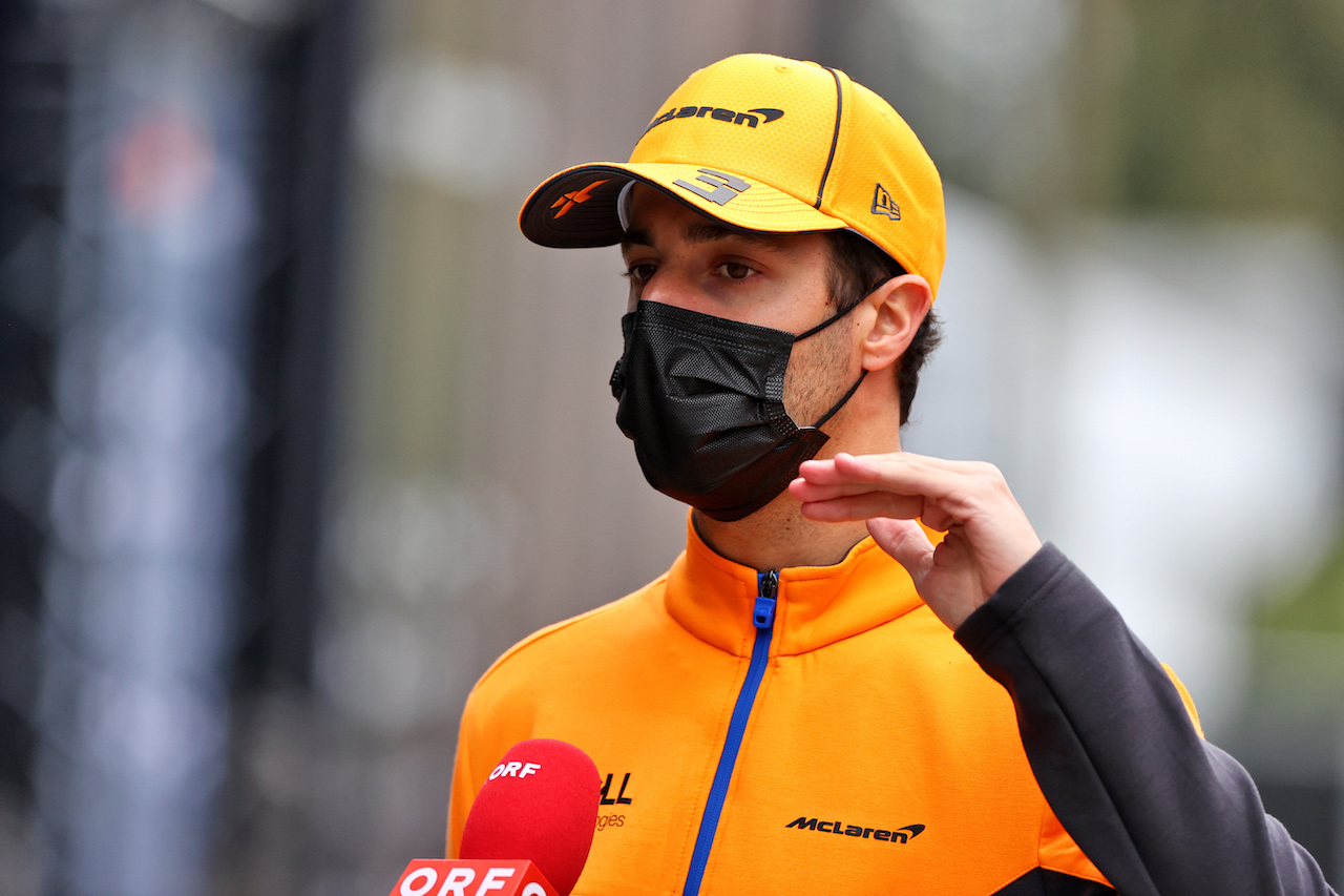 GP IMOLA, Daniel Ricciardo (AUS) McLaren.
15.04.2021. Formula 1 World Championship, Rd 2, Emilia Romagna Grand Prix, Imola, Italy, Preparation Day.
- www.xpbimages.com, EMail: requests@xpbimages.com © Copyright: Moy / XPB Images