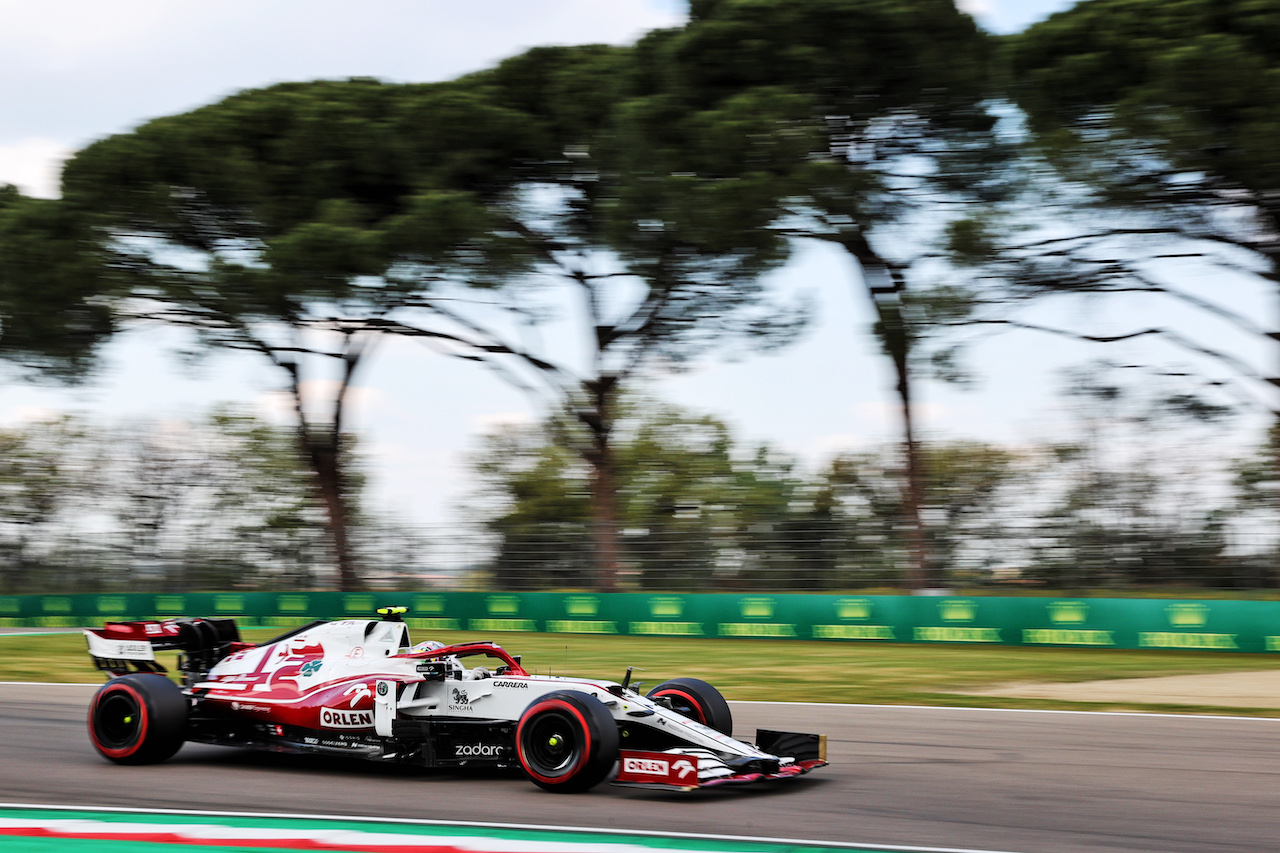 GP IMOLA, Antonio Giovinazzi (ITA) Alfa Romeo Racing C41.
17.04.2021. Formula 1 World Championship, Rd 2, Emilia Romagna Grand Prix, Imola, Italy, Qualifiche Day.
- www.xpbimages.com, EMail: requests@xpbimages.com © Copyright: Batchelor / XPB Images