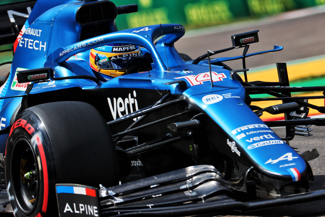 GP IMOLA, Fernando Alonso (ESP) Alpine F1 Team A521.
17.04.2021. Formula 1 World Championship, Rd 2, Emilia Romagna Grand Prix, Imola, Italy, Qualifiche Day.
- www.xpbimages.com, EMail: requests@xpbimages.com © Copyright: Batchelor / XPB Images