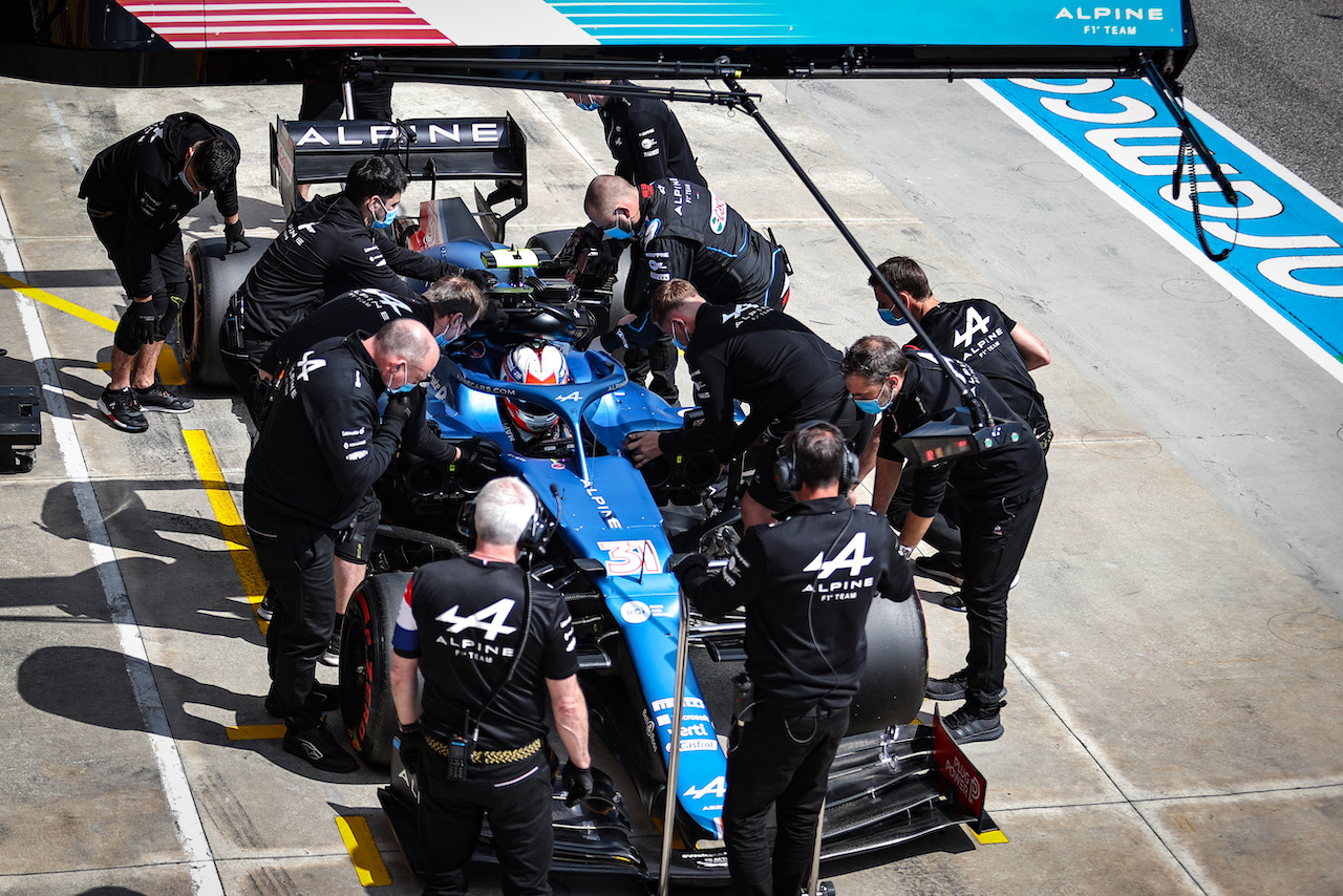 GP IMOLA, Esteban Ocon (FRA), Alpine F1 Team 
17.04.2021. Formula 1 World Championship, Rd 2, Emilia Romagna Grand Prix, Imola, Italy, Qualifiche Day.
- www.xpbimages.com, EMail: requests@xpbimages.com ¬© Copyright: Charniaux / XPB Images