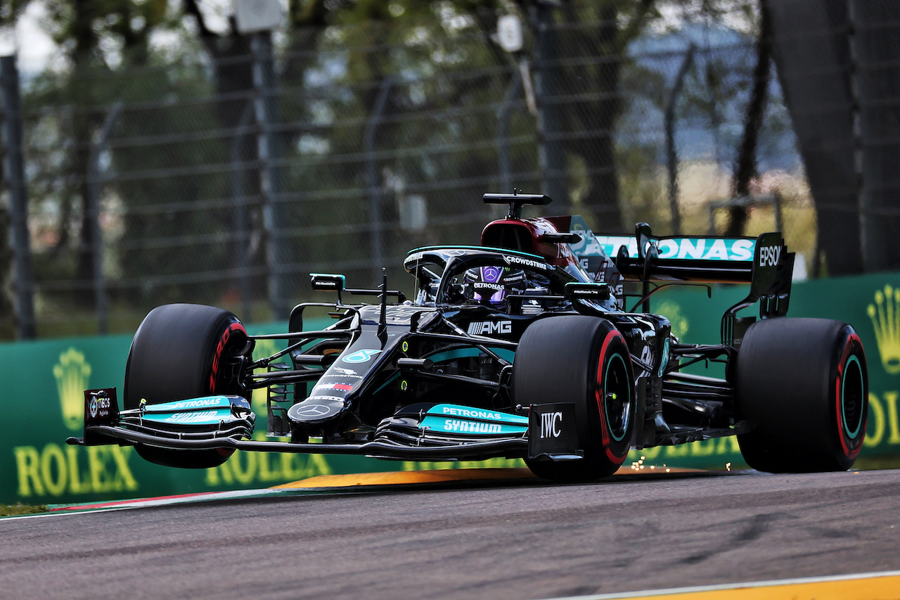 GP IMOLA, Lewis Hamilton (GBR) Mercedes AMG F1 W12.
17.04.2021. Formula 1 World Championship, Rd 2, Emilia Romagna Grand Prix, Imola, Italy, Qualifiche Day.
- www.xpbimages.com, EMail: requests@xpbimages.com © Copyright: Batchelor / XPB Images
