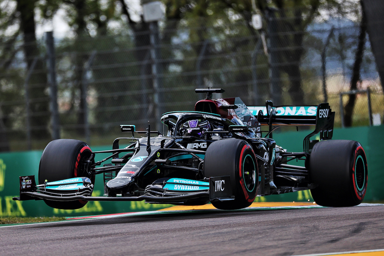 GP IMOLA, Lewis Hamilton (GBR) Mercedes AMG F1 W12.
17.04.2021. Formula 1 World Championship, Rd 2, Emilia Romagna Grand Prix, Imola, Italy, Qualifiche Day.
- www.xpbimages.com, EMail: requests@xpbimages.com © Copyright: Batchelor / XPB Images