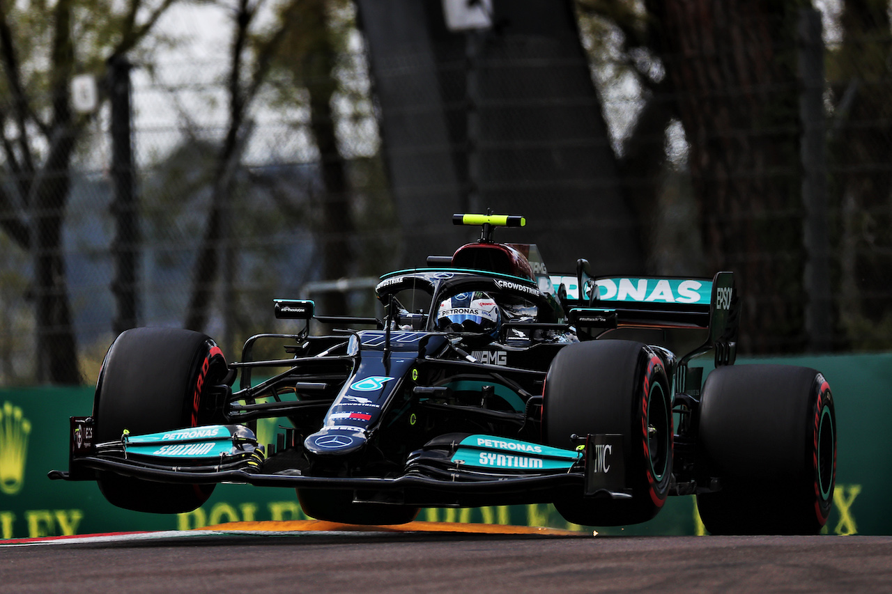 GP IMOLA, Valtteri Bottas (FIN) Mercedes AMG F1 W12.
17.04.2021. Formula 1 World Championship, Rd 2, Emilia Romagna Grand Prix, Imola, Italy, Qualifiche Day.
- www.xpbimages.com, EMail: requests@xpbimages.com © Copyright: Batchelor / XPB Images