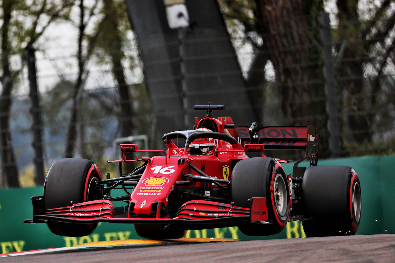 GP IMOLA, Charles Leclerc (MON) Ferrari SF-21.
17.04.2021. Formula 1 World Championship, Rd 2, Emilia Romagna Grand Prix, Imola, Italy, Qualifiche Day.
- www.xpbimages.com, EMail: requests@xpbimages.com © Copyright: Batchelor / XPB Images