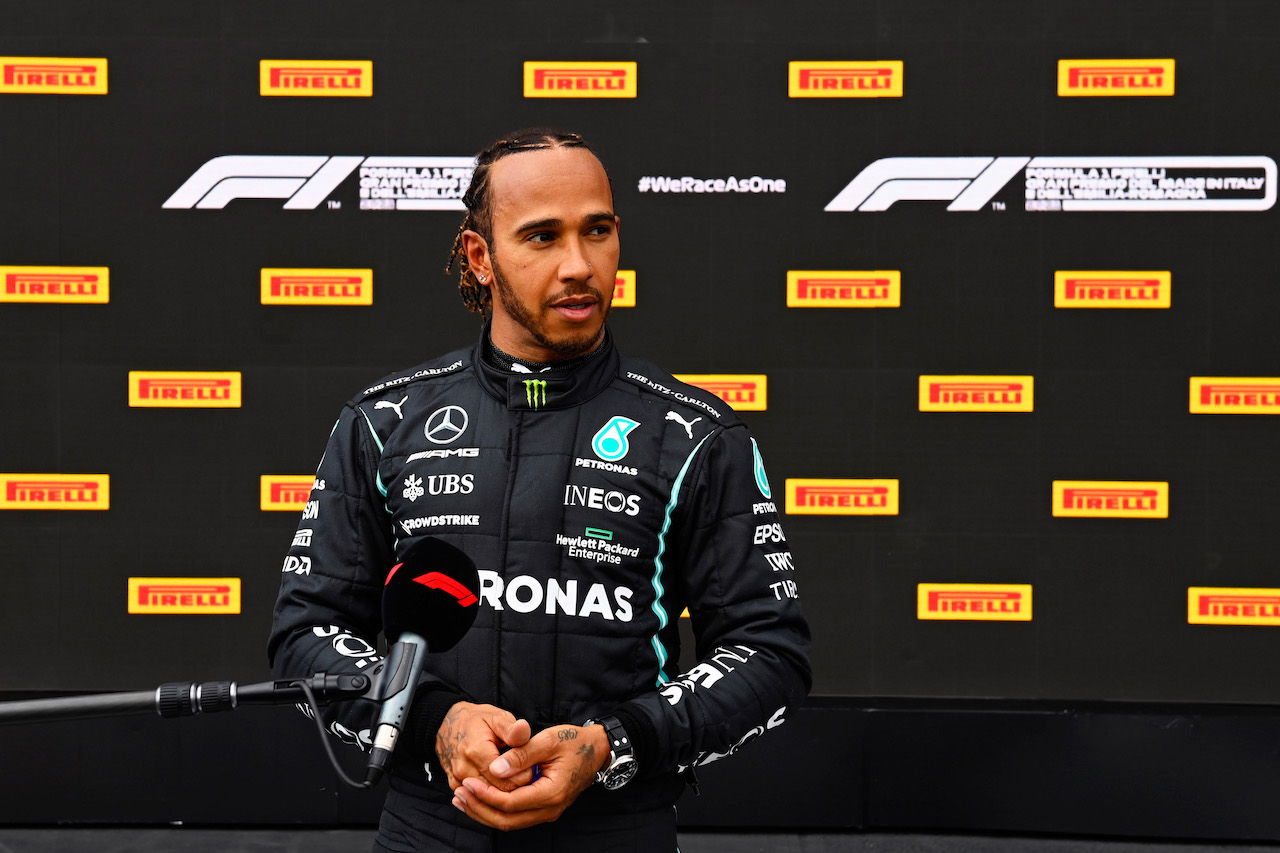GP IMOLA, Pole sitter Lewis Hamilton (GBR) Mercedes AMG F1 in qualifying parc ferme.
17.04.2021. Formula 1 World Championship, Rd 2, Emilia Romagna Grand Prix, Imola, Italy, Qualifiche Day.
- www.xpbimages.com, EMail: requests@xpbimages.com © Copyright: FIA Pool Image for Editorial Use Only