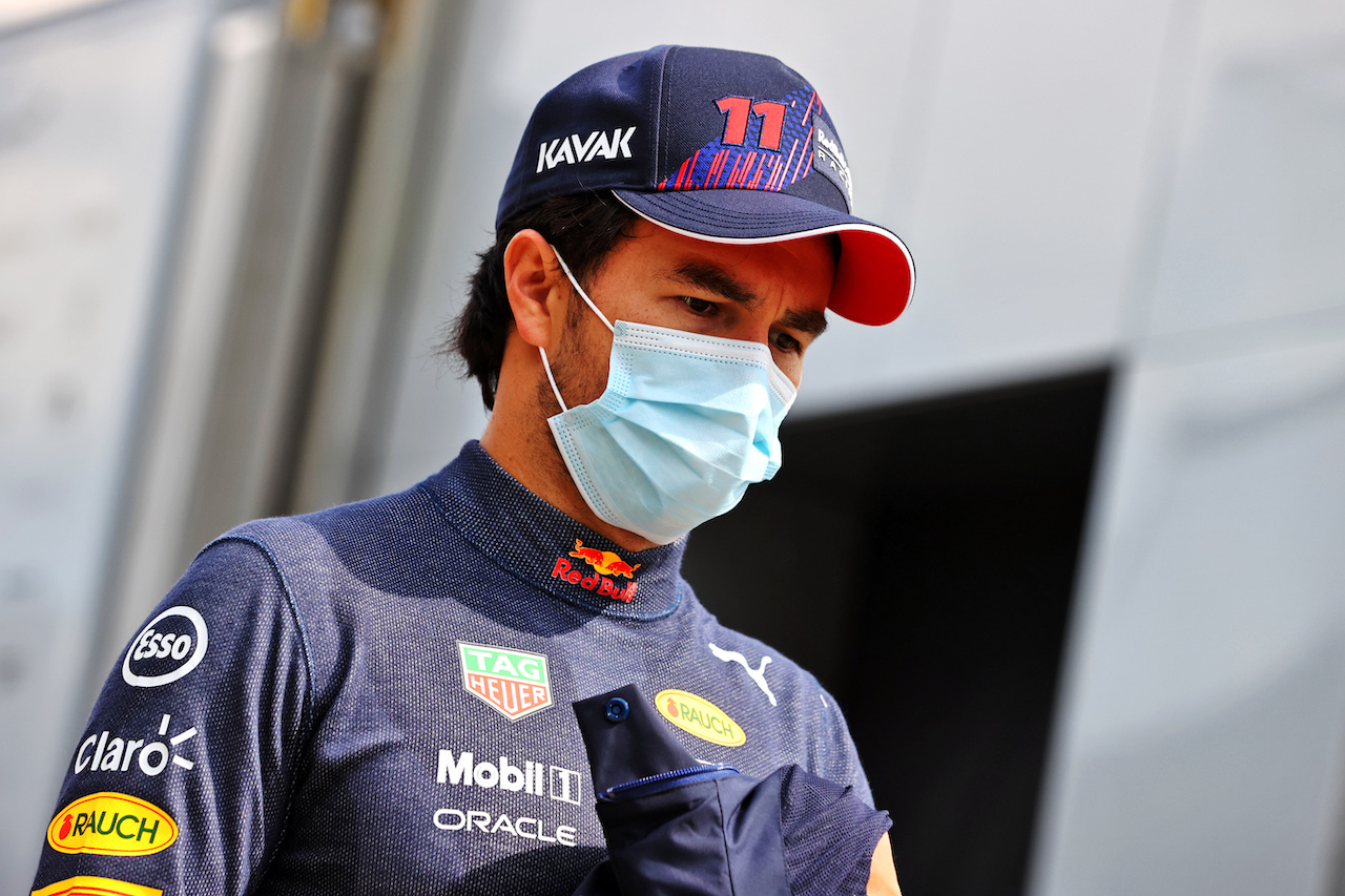 GP IMOLA, Sergio Perez (MEX) Red Bull Racing.
17.04.2021. Formula 1 World Championship, Rd 2, Emilia Romagna Grand Prix, Imola, Italy, Qualifiche Day.
- www.xpbimages.com, EMail: requests@xpbimages.com © Copyright: Moy / XPB Images