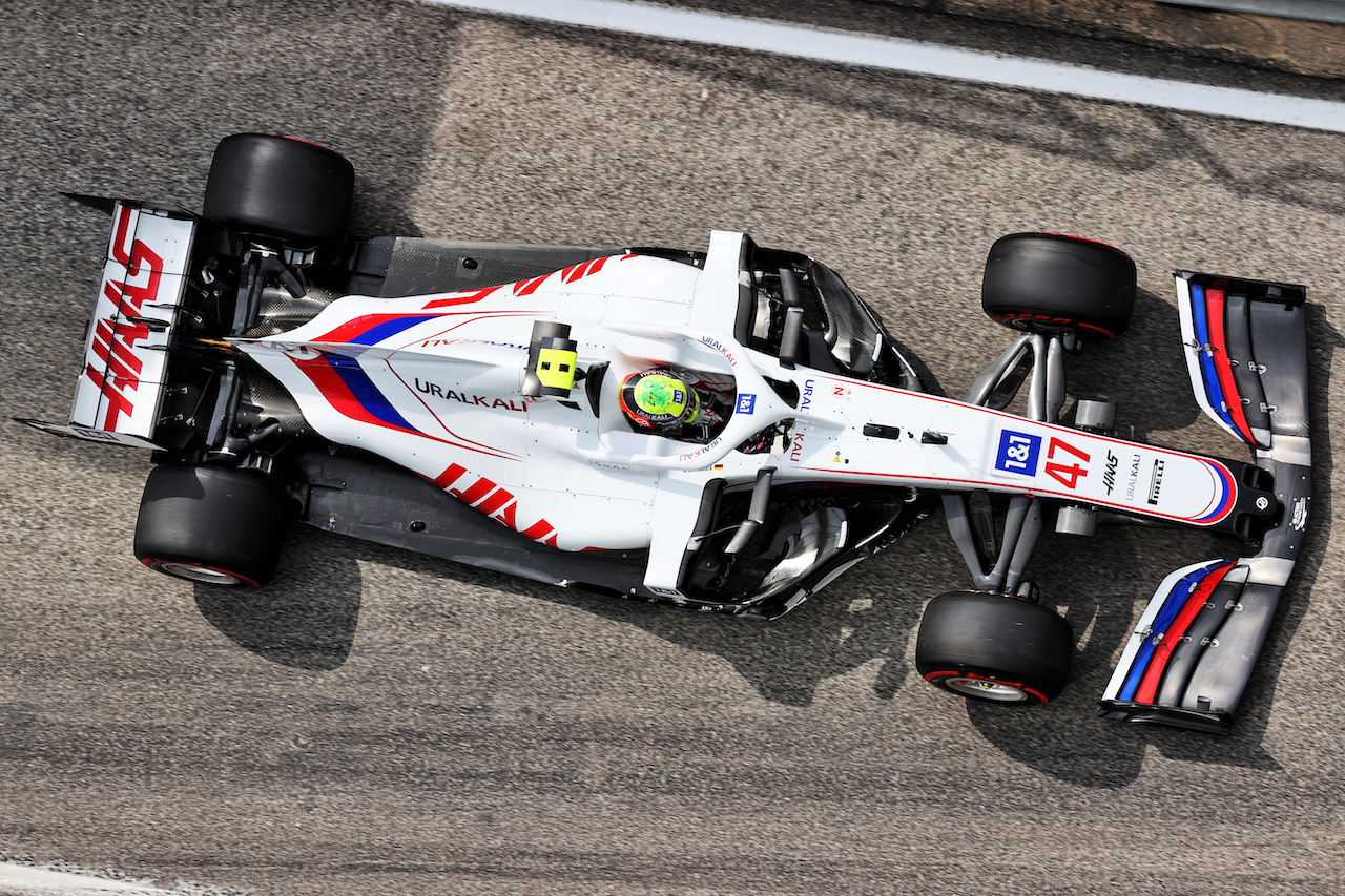 GP IMOLA, Mick Schumacher (GER) Haas VF-21.
17.04.2021. Formula 1 World Championship, Rd 2, Emilia Romagna Grand Prix, Imola, Italy, Qualifiche Day.
- www.xpbimages.com, EMail: requests@xpbimages.com © Copyright: Batchelor / XPB Images