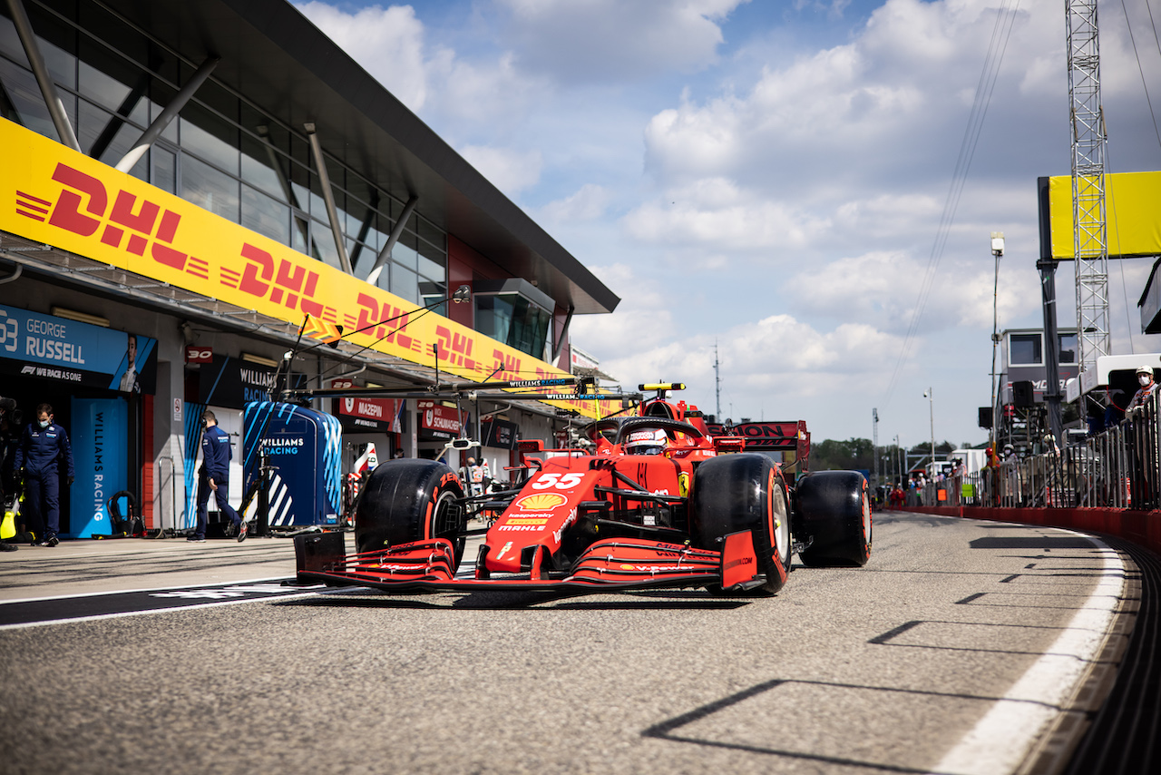 GP IMOLA, Carlos Sainz Jr (ESP) Ferrari SF-21.
17.04.2021. Formula 1 World Championship, Rd 2, Emilia Romagna Grand Prix, Imola, Italy, Qualifiche Day.
- www.xpbimages.com, EMail: requests@xpbimages.com © Copyright: Bearne / XPB Images
