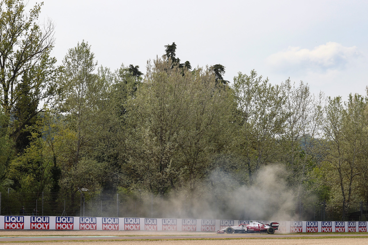 GP IMOLA, Antonio Giovinazzi (ITA), Alfa Romeo Racing 
17.04.2021. Formula 1 World Championship, Rd 2, Emilia Romagna Grand Prix, Imola, Italy, Qualifiche Day.
- www.xpbimages.com, EMail: requests@xpbimages.com © Copyright: Charniaux / XPB Images