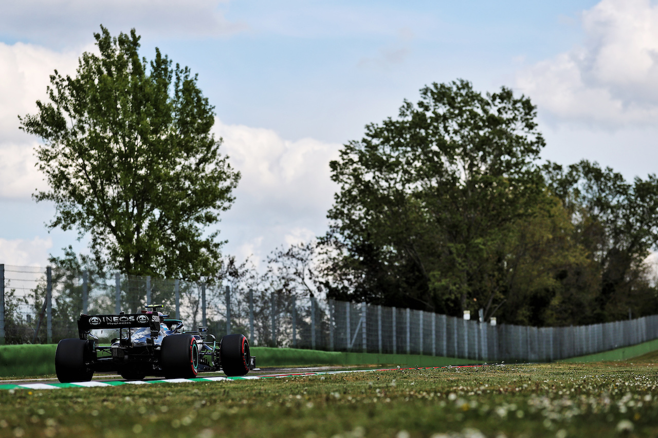 GP IMOLA, Valtteri Bottas (FIN) Mercedes AMG F1 W12.
16.04.2021. Formula 1 World Championship, Rd 2, Emilia Romagna Grand Prix, Imola, Italy, Practice Day.
- www.xpbimages.com, EMail: requests@xpbimages.com © Copyright: Batchelor / XPB Images