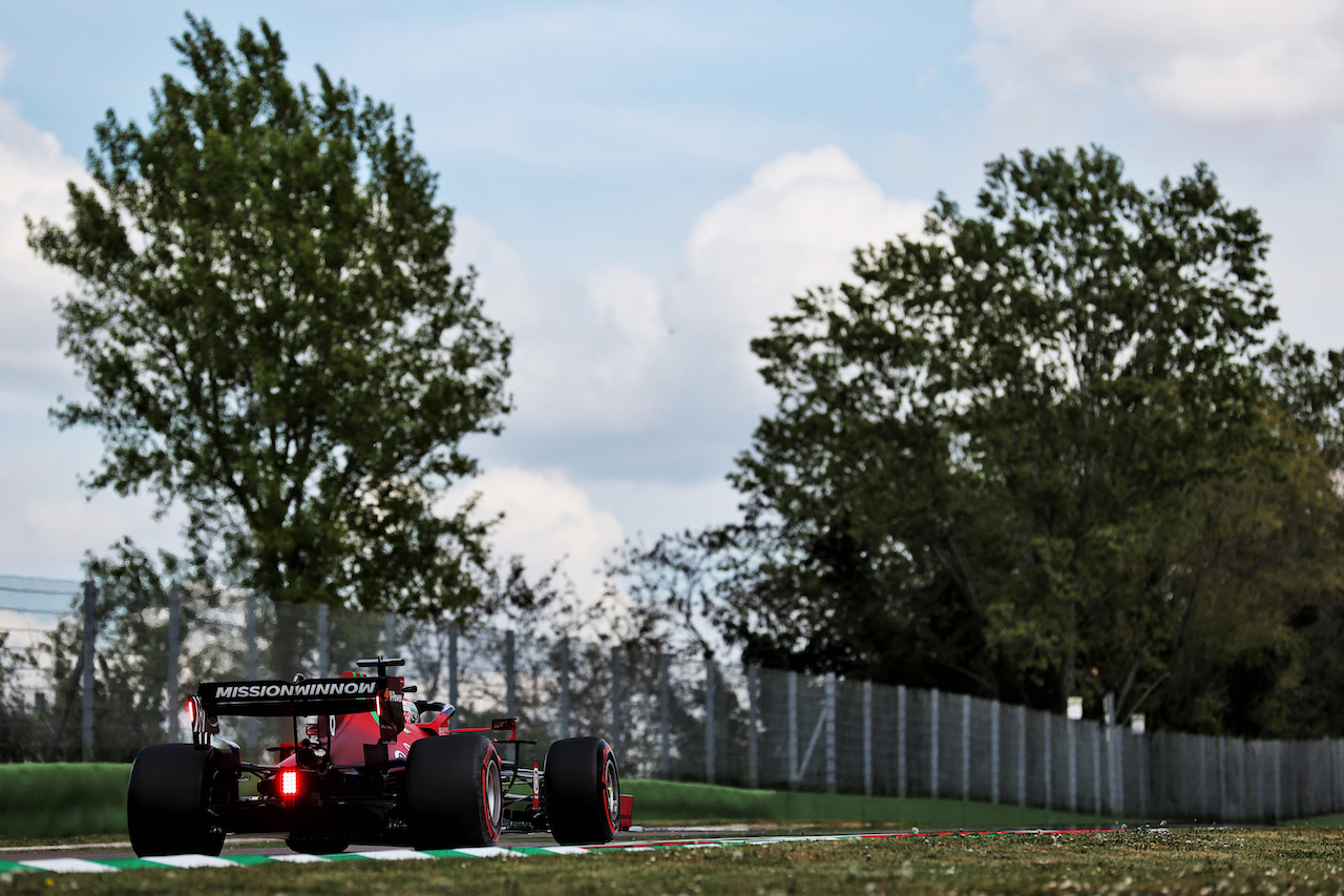 GP IMOLA, Charles Leclerc (MON) Ferrari SF-21.
16.04.2021. Formula 1 World Championship, Rd 2, Emilia Romagna Grand Prix, Imola, Italy, Practice Day.
- www.xpbimages.com, EMail: requests@xpbimages.com © Copyright: Batchelor / XPB Images