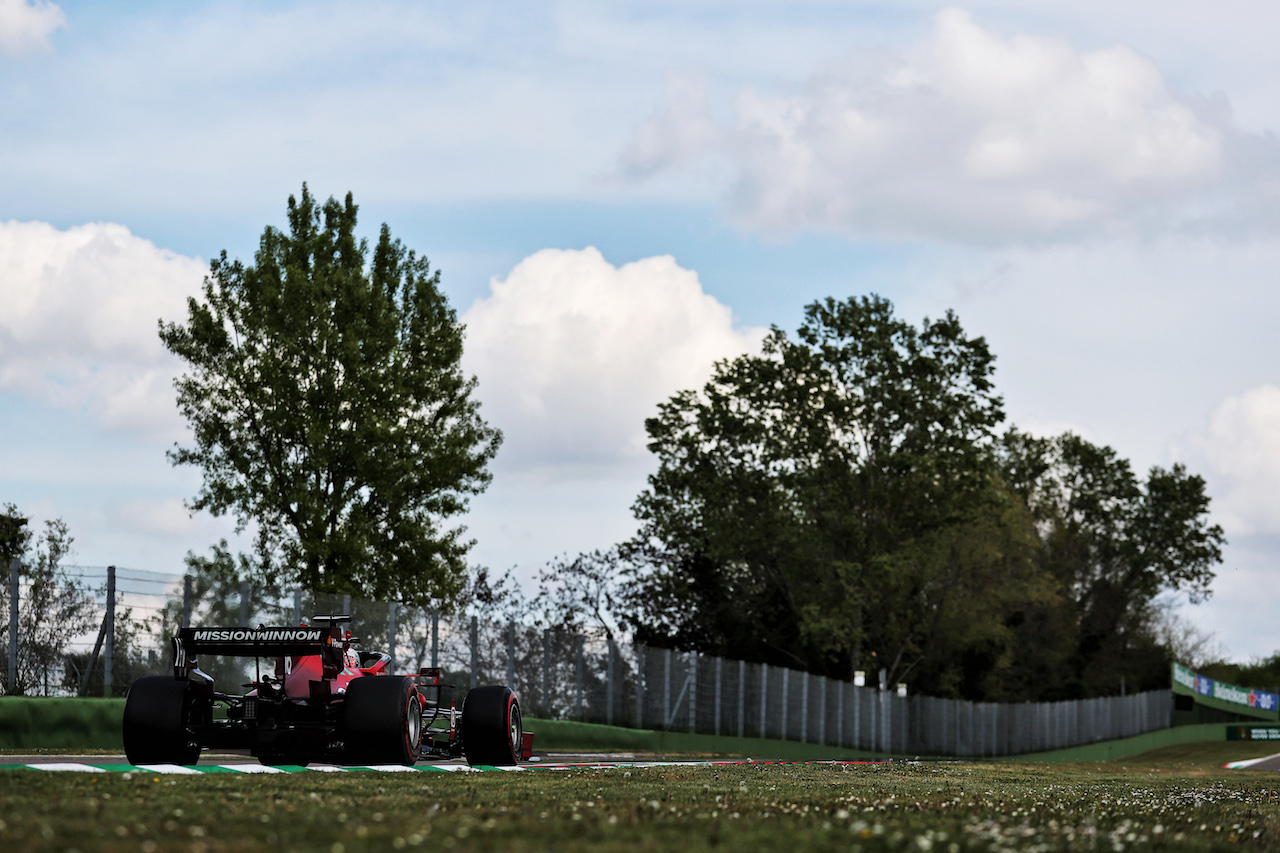 GP IMOLA, Charles Leclerc (MON) Ferrari SF-21.
16.04.2021. Formula 1 World Championship, Rd 2, Emilia Romagna Grand Prix, Imola, Italy, Practice Day.
- www.xpbimages.com, EMail: requests@xpbimages.com © Copyright: Batchelor / XPB Images