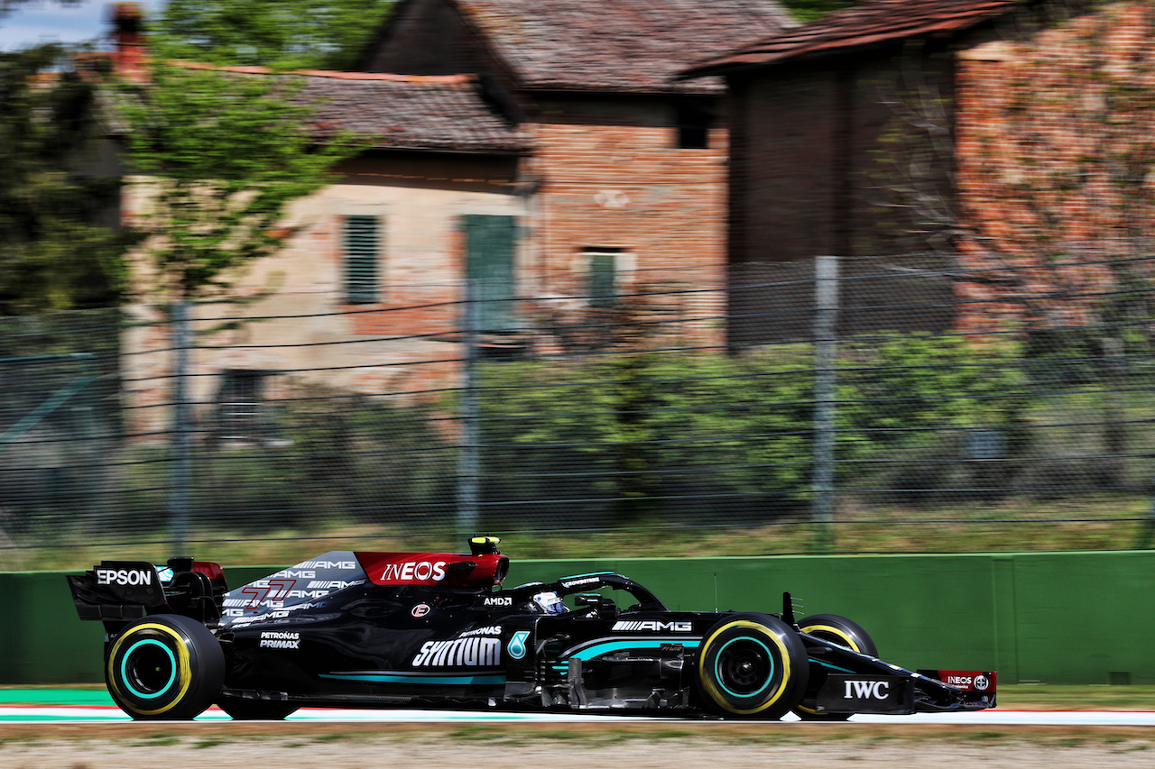 GP IMOLA, Valtteri Bottas (FIN) Mercedes AMG F1 W12.
16.04.2021. Formula 1 World Championship, Rd 2, Emilia Romagna Grand Prix, Imola, Italy, Practice Day.
- www.xpbimages.com, EMail: requests@xpbimages.com © Copyright: Batchelor / XPB Images