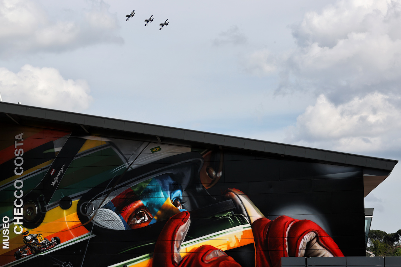 GP IMOLA, Circuit Atmosfera.
16.04.2021. Formula 1 World Championship, Rd 2, Emilia Romagna Grand Prix, Imola, Italy, Practice Day.
- www.xpbimages.com, EMail: requests@xpbimages.com © Copyright: Batchelor / XPB Images