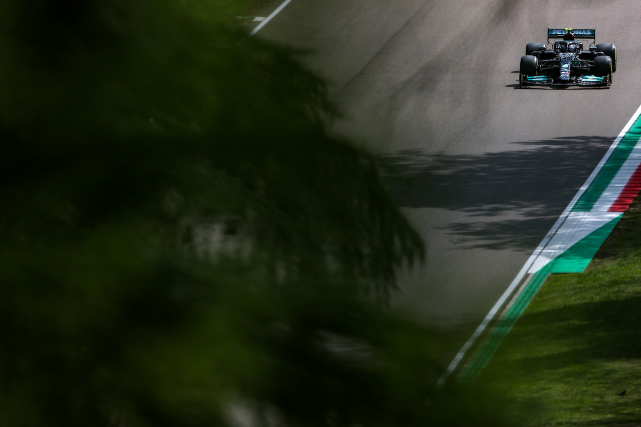 GP IMOLA, Valtteri Bottas (FIN), Mercedes AMG F1 
16.04.2021. Formula 1 World Championship, Rd 2, Emilia Romagna Grand Prix, Imola, Italy, Practice Day.
- www.xpbimages.com, EMail: requests@xpbimages.com ¬© Copyright: Charniaux / XPB Images