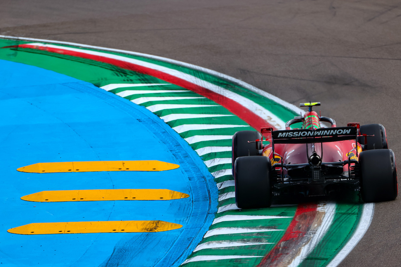 GP IMOLA, Carlos Sainz Jr (ESP), Ferrari 
16.04.2021. Formula 1 World Championship, Rd 2, Emilia Romagna Grand Prix, Imola, Italy, Practice Day.
- www.xpbimages.com, EMail: requests@xpbimages.com © Copyright: Charniaux / XPB Images