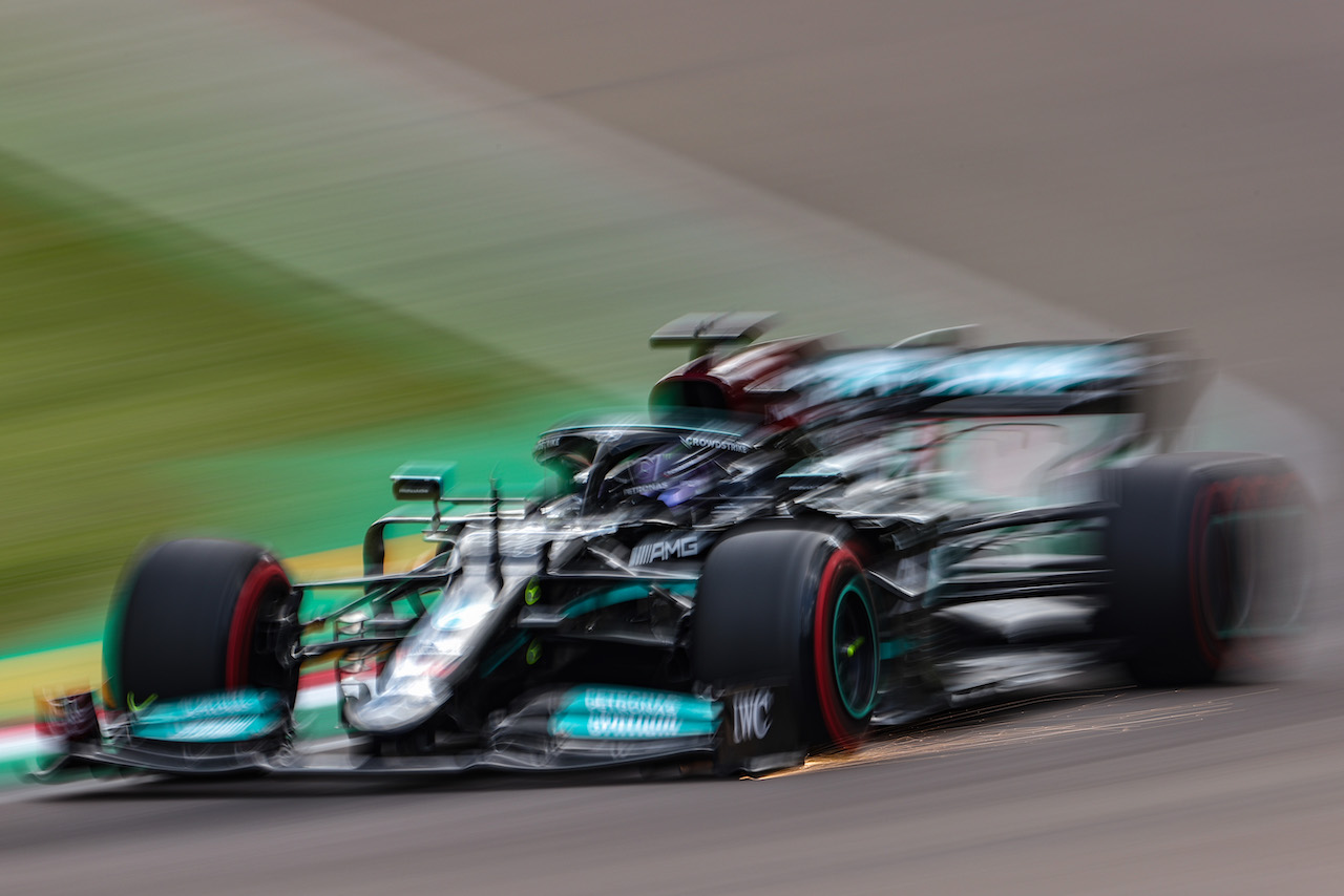 GP IMOLA, Lewis Hamilton (GBR), Mercedes AMG F1  
16.04.2021. Formula 1 World Championship, Rd 2, Emilia Romagna Grand Prix, Imola, Italy, Practice Day.
- www.xpbimages.com, EMail: requests@xpbimages.com ¬© Copyright: Charniaux / XPB Images