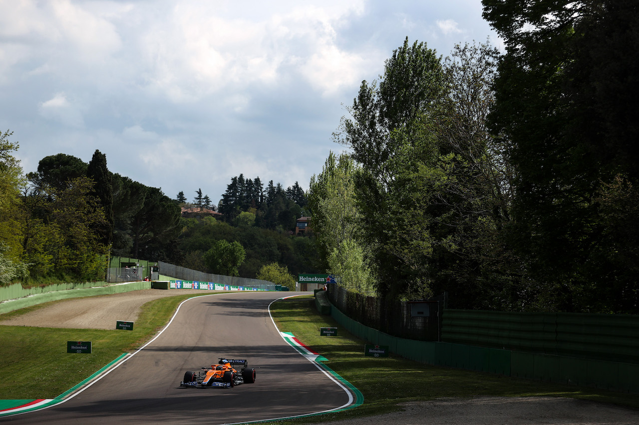 GP IMOLA, Daniel Ricciardo (AUS), McLaren F1 Team 
16.04.2021. Formula 1 World Championship, Rd 2, Emilia Romagna Grand Prix, Imola, Italy, Practice Day.
- www.xpbimages.com, EMail: requests@xpbimages.com © Copyright: Charniaux / XPB Images