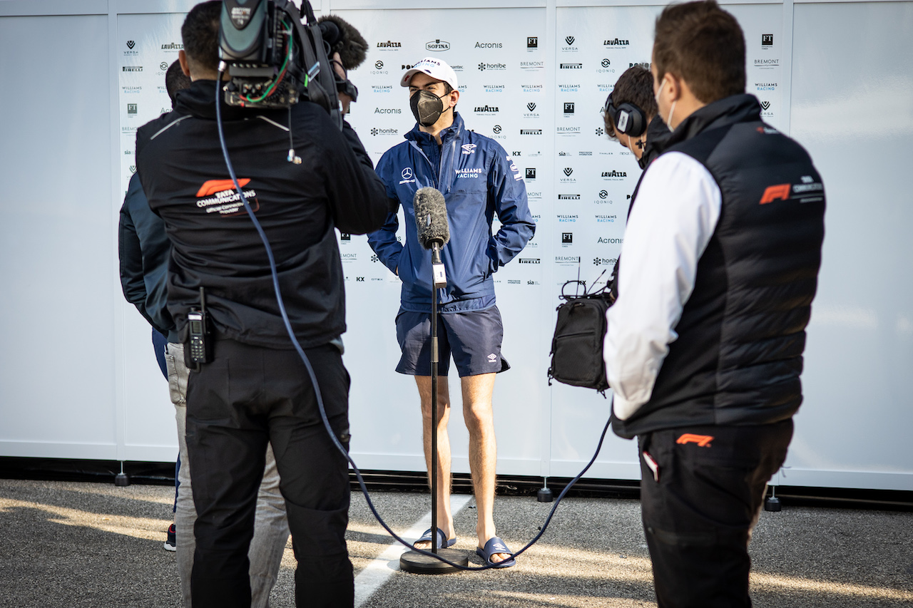 GP IMOLA, Nicholas Latifi (CDN) Williams Racing with the media.
16.04.2021. Formula 1 World Championship, Rd 2, Emilia Romagna Grand Prix, Imola, Italy, Practice Day.
- www.xpbimages.com, EMail: requests@xpbimages.com © Copyright: Bearne / XPB Images