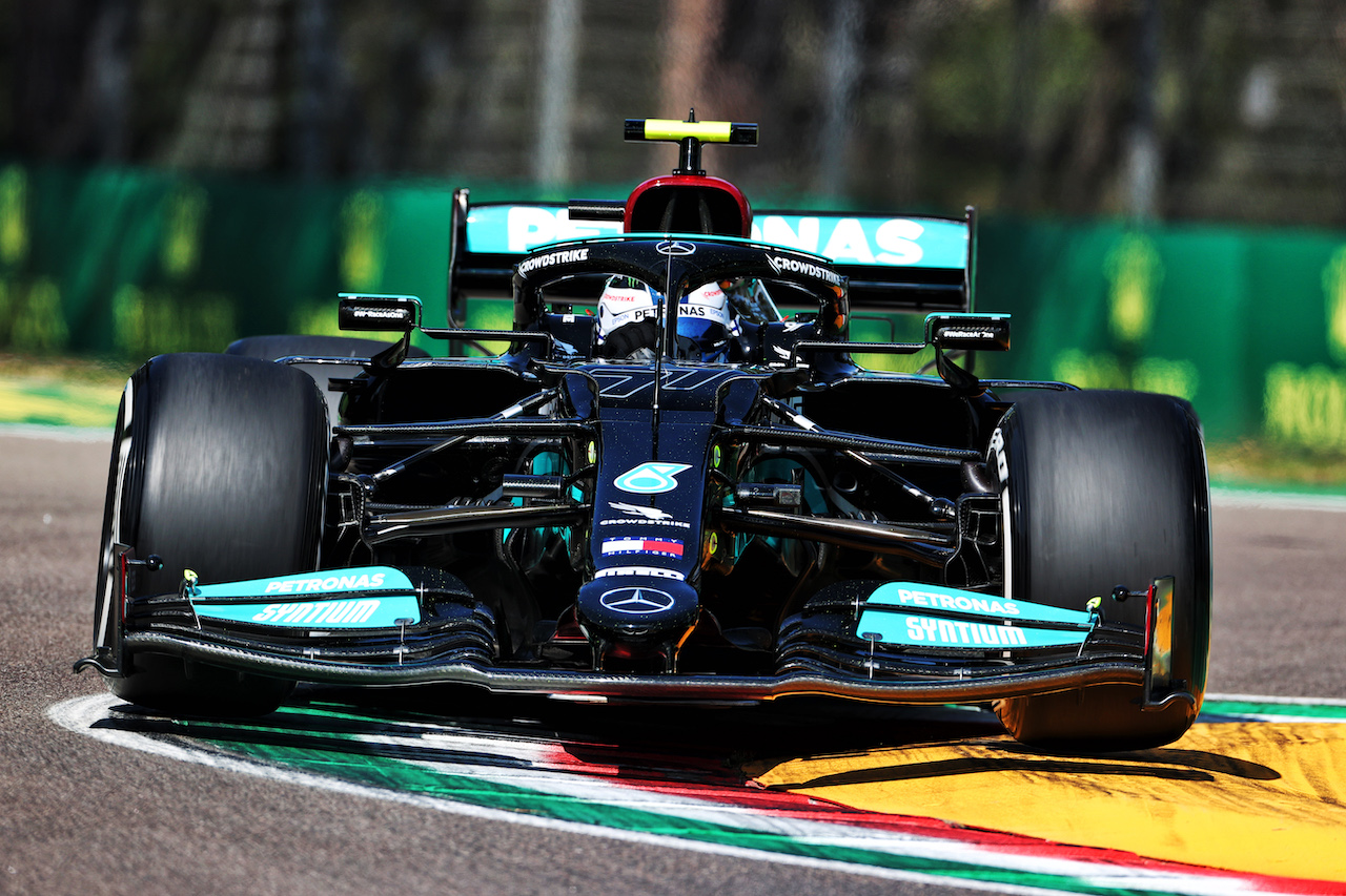 GP IMOLA, Valtteri Bottas (FIN) Mercedes AMG F1 W12.
16.04.2021. Formula 1 World Championship, Rd 2, Emilia Romagna Grand Prix, Imola, Italy, Practice Day.
- www.xpbimages.com, EMail: requests@xpbimages.com © Copyright: Charniaux / XPB Images