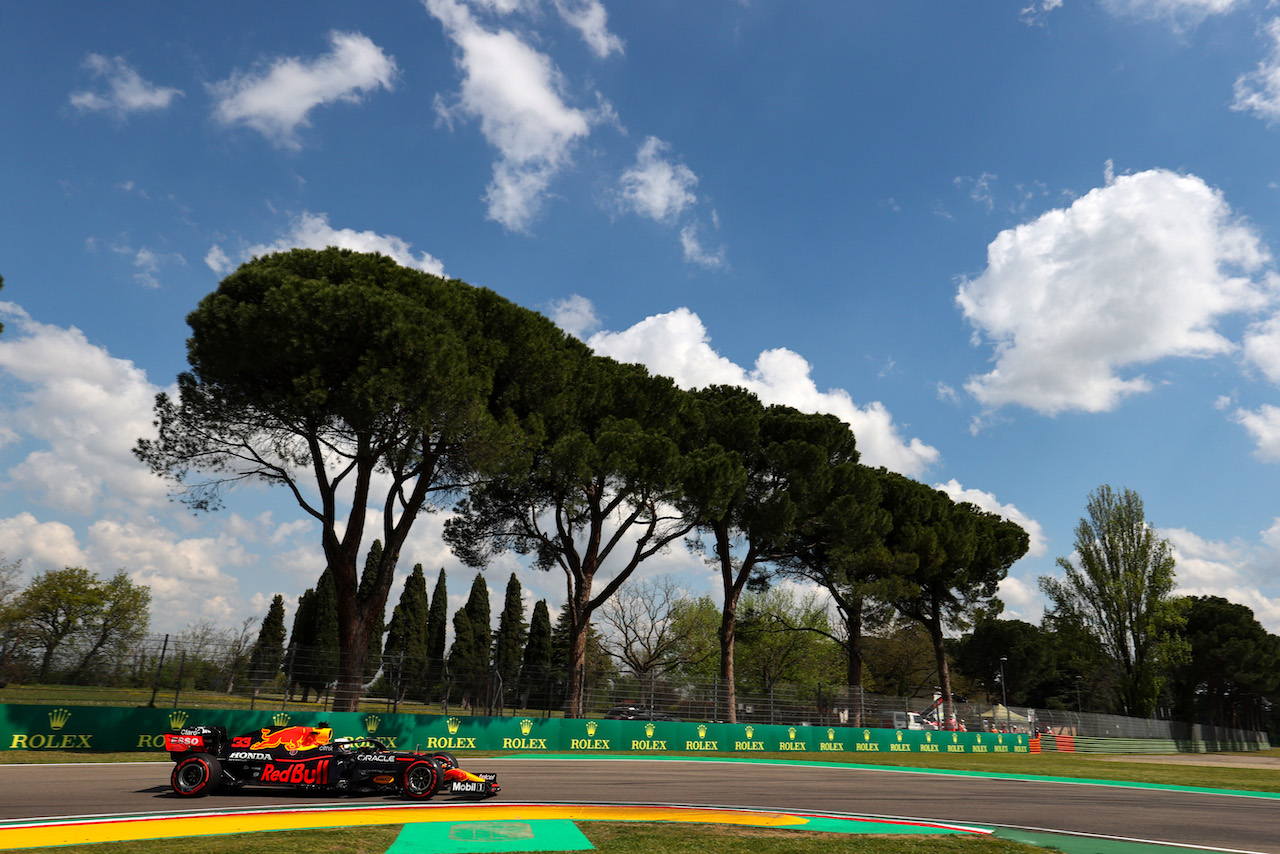 GP IMOLA, Max Verstappen (NLD), Red Bull Racing 
16.04.2021. Formula 1 World Championship, Rd 2, Emilia Romagna Grand Prix, Imola, Italy, Practice Day.
- www.xpbimages.com, EMail: requests@xpbimages.com © Copyright: Charniaux / XPB Images