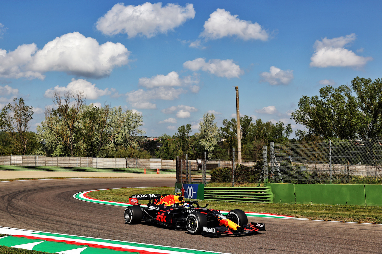 GP IMOLA, Sergio Perez (MEX) Red Bull Racing RB16B.
16.04.2021. Formula 1 World Championship, Rd 2, Emilia Romagna Grand Prix, Imola, Italy, Practice Day.
- www.xpbimages.com, EMail: requests@xpbimages.com © Copyright: Batchelor / XPB Images