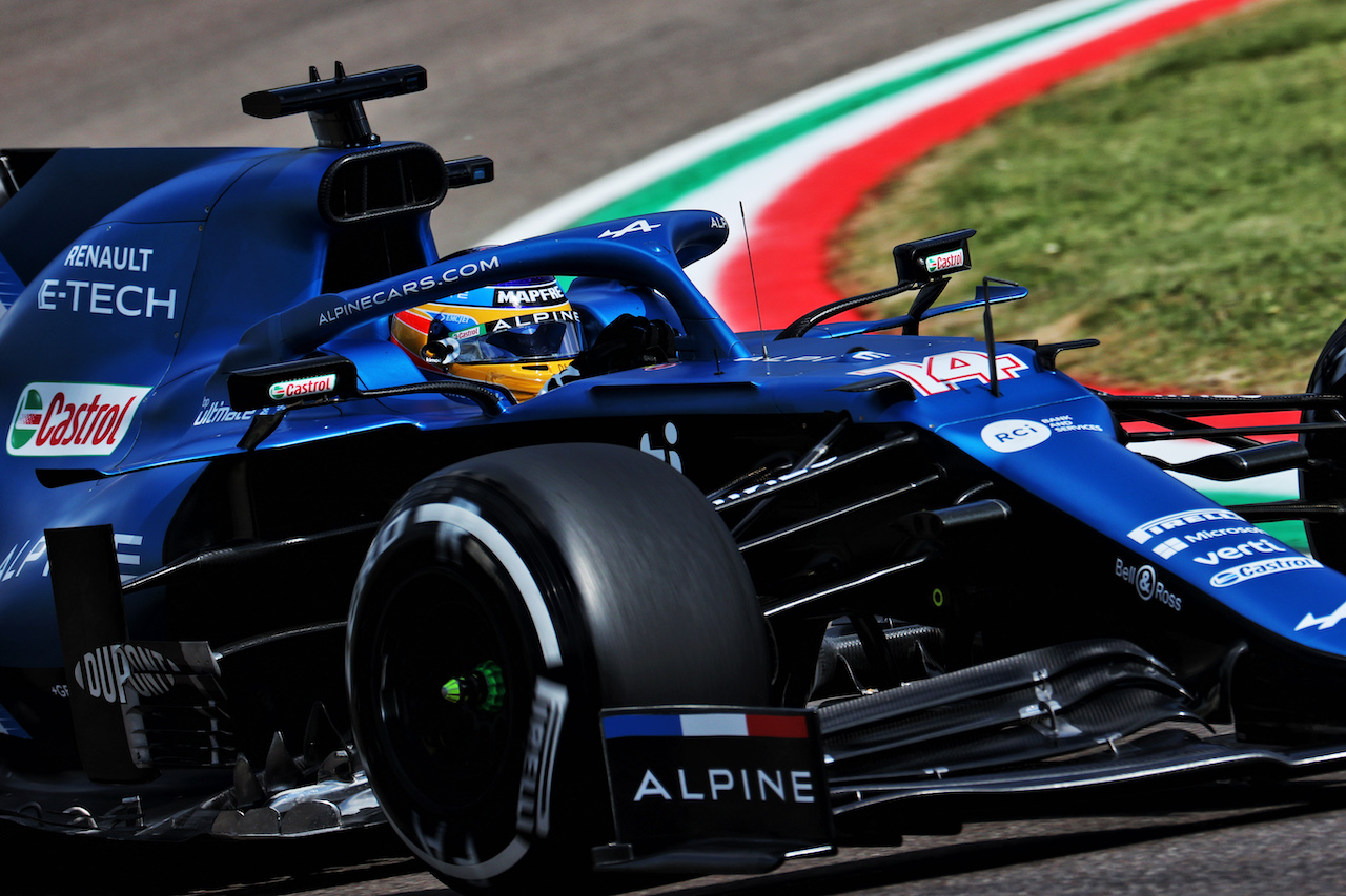 GP IMOLA, Fernando Alonso (ESP) Alpine F1 Team A521.
16.04.2021. Formula 1 World Championship, Rd 2, Emilia Romagna Grand Prix, Imola, Italy, Practice Day.
- www.xpbimages.com, EMail: requests@xpbimages.com © Copyright: Batchelor / XPB Images