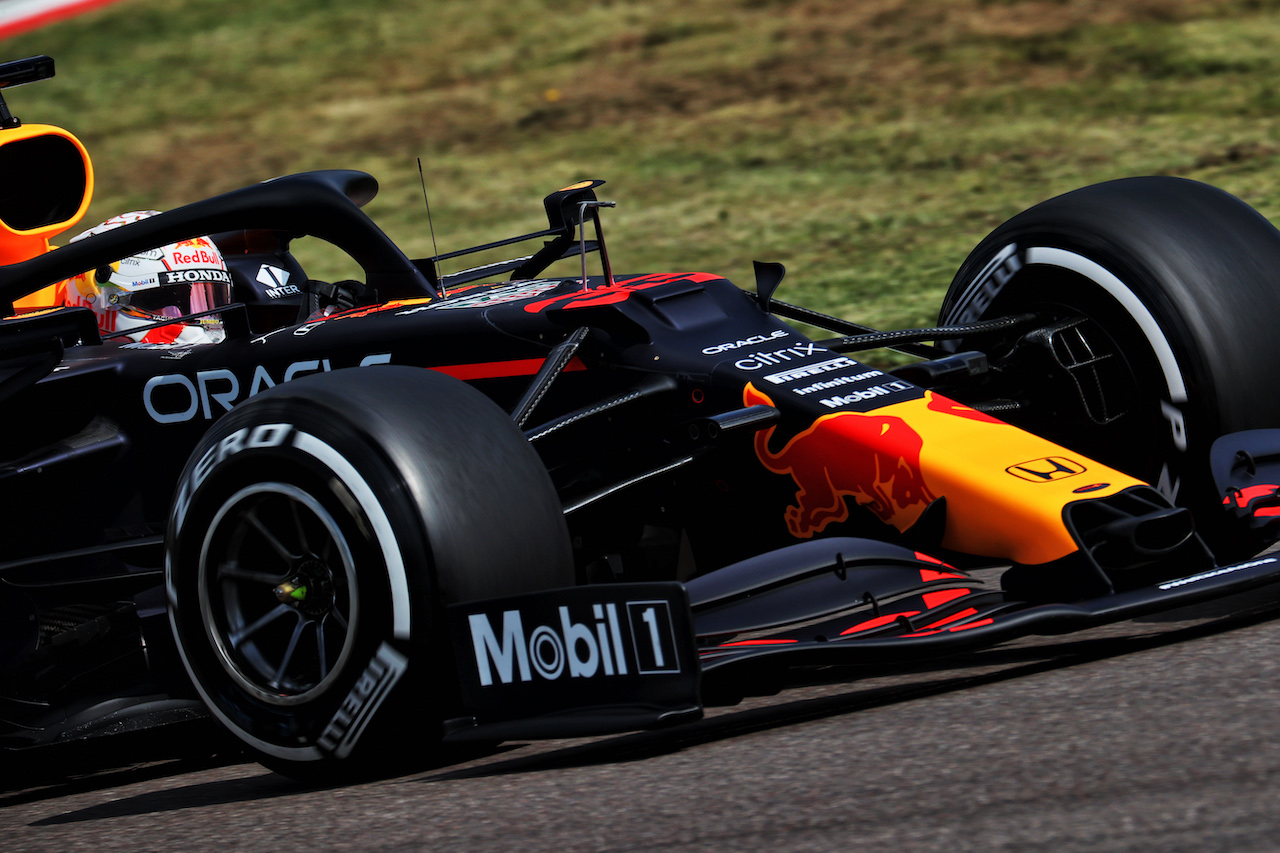 GP IMOLA, Max Verstappen (NLD) Red Bull Racing RB16B.
16.04.2021. Formula 1 World Championship, Rd 2, Emilia Romagna Grand Prix, Imola, Italy, Practice Day.
- www.xpbimages.com, EMail: requests@xpbimages.com © Copyright: Batchelor / XPB Images