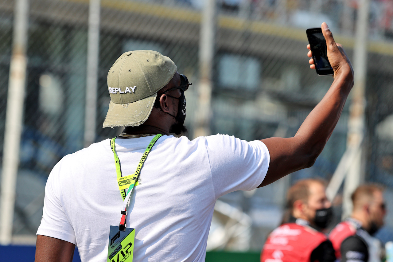 GP ITALIA, Usain Bolt (JAM) Athlete on the grid.
12.09.2021. Formula 1 World Championship, Rd 14, Italian Grand Prix, Monza, Italy, Gara Day.
- www.xpbimages.com, EMail: requests@xpbimages.com © Copyright: Moy / XPB Images