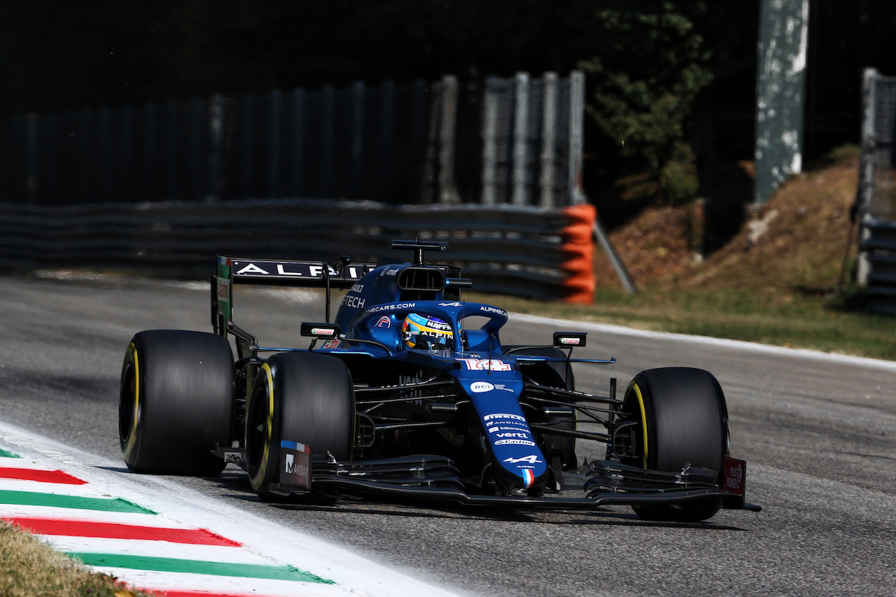 GP ITALIA, Fernando Alonso (ESP) Alpine F1 Team A521.
12.09.2021. Formula 1 World Championship, Rd 14, Italian Grand Prix, Monza, Italy, Gara Day.
- www.xpbimages.com, EMail: requests@xpbimages.com © Copyright: Charniaux / XPB Images