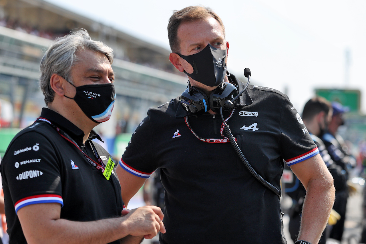 GP ITALIA, (L to R): Luca de Meo (ITA) Groupe Renault Chief Executive Officer with Laurent Rossi (FRA) Alpine Chief Executive Officer on the grid.
12.09.2021. Formula 1 World Championship, Rd 14, Italian Grand Prix, Monza, Italy, Gara Day.
- www.xpbimages.com, EMail: requests@xpbimages.com © Copyright: Moy / XPB Images