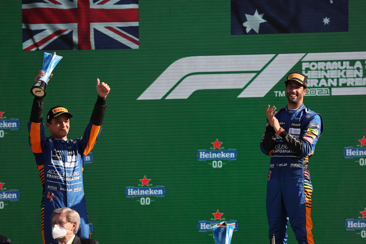 GP ITALIA, Lando Norris (GBR) McLaren MCL35M with Daniel Ricciardo (AUS) McLaren MCL35M.
12.09.2021. Formula 1 World Championship, Rd 14, Italian Grand Prix, Monza, Italy, Gara Day.
- www.xpbimages.com, EMail: requests@xpbimages.com ¬© Copyright: Batchelor / XPB Images