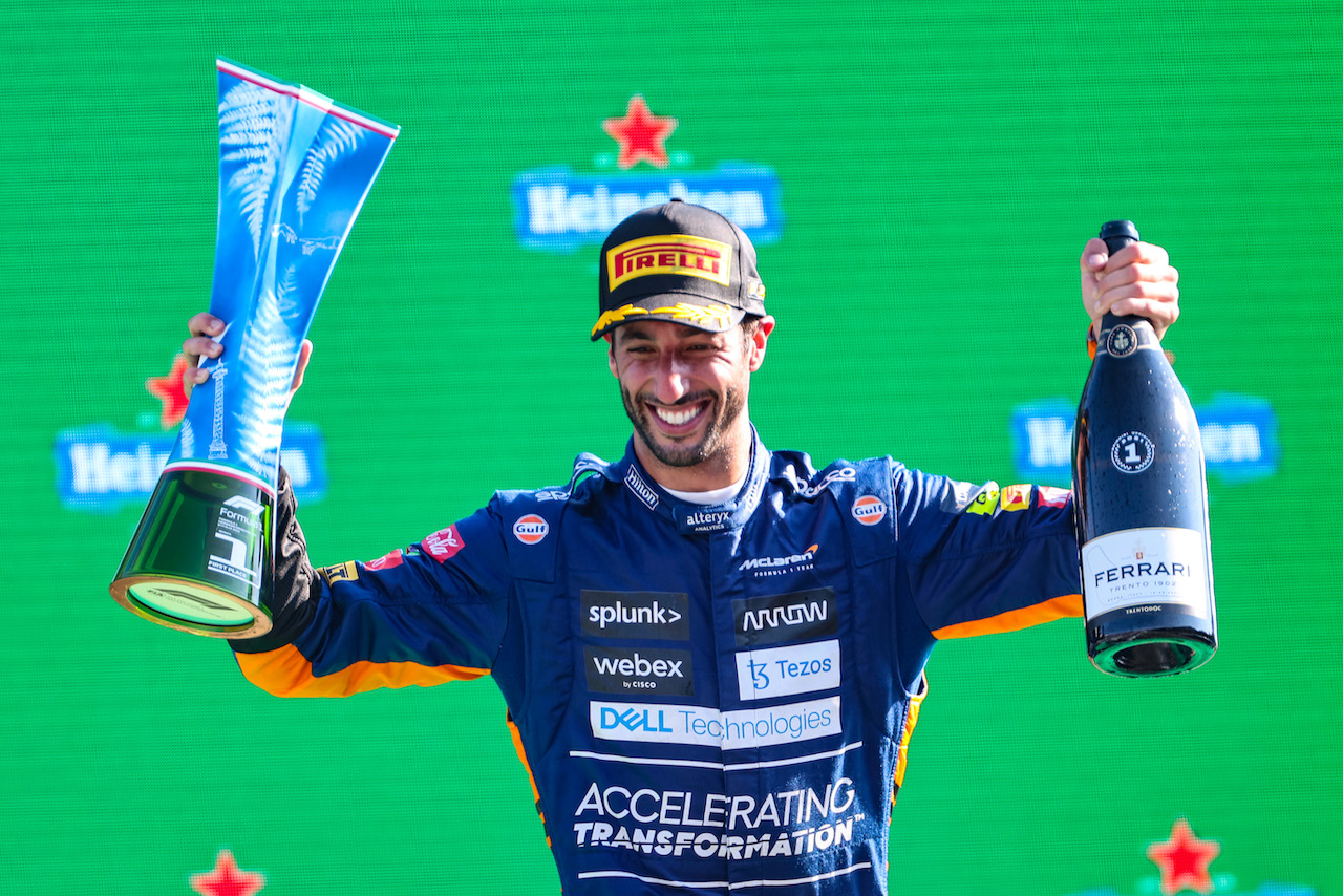 GP ITALIA, Daniel Ricciardo (AUS), McLaren F1 Team 
12.09.2021. Formula 1 World Championship, Rd 14, Italian Grand Prix, Monza, Italy, Gara Day.
- www.xpbimages.com, EMail: requests@xpbimages.com © Copyright: Charniaux / XPB Images