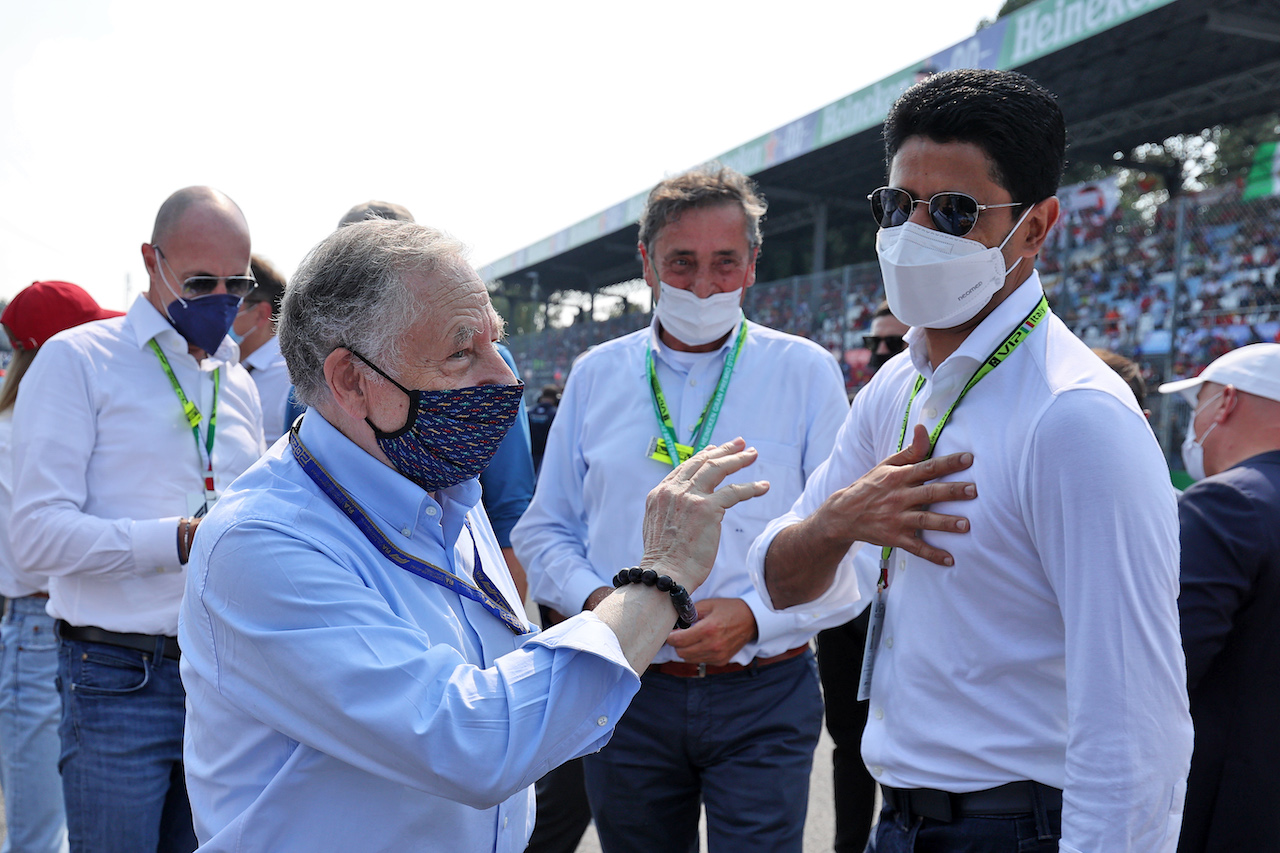 GP ITALIA, Jean Todt (FRA) FIA President with Nasser Al-Khelaifi (QAT) President of Paris Saint-Germain on the grid.
12.09.2021. Formula 1 World Championship, Rd 14, Italian Grand Prix, Monza, Italy, Gara Day.
- www.xpbimages.com, EMail: requests@xpbimages.com © Copyright: Moy / XPB Images