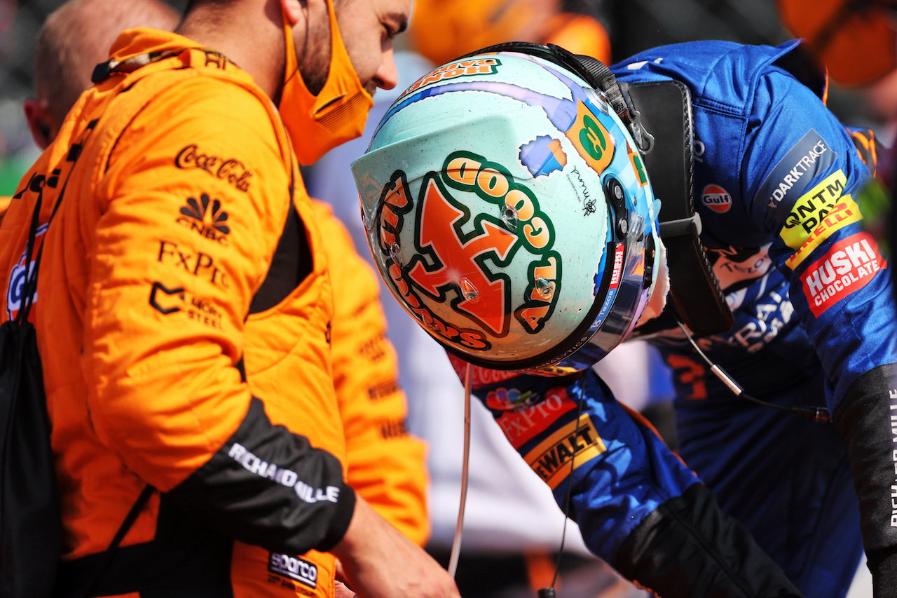 GP ITALIA, Daniel Ricciardo (AUS) McLaren on the grid.
12.09.2021. Formula 1 World Championship, Rd 14, Italian Grand Prix, Monza, Italy, Gara Day.
- www.xpbimages.com, EMail: requests@xpbimages.com © Copyright: Charniaux / XPB Images