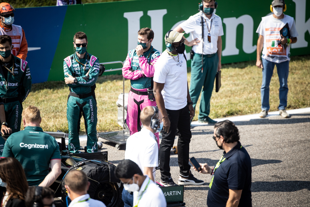 GP ITALIA, Usain Bolt (JAM) Athlete with Aston Martin F1 Team on the grid.
12.09.2021. Formula 1 World Championship, Rd 14, Italian Grand Prix, Monza, Italy, Gara Day.
- www.xpbimages.com, EMail: requests@xpbimages.com © Copyright: Bearne / XPB Images