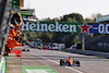 GP ITALIA, Gara winner Daniel Ricciardo (AUS) McLaren MCL35M celebrates as he passes the team at the end of the race.
12.09.2021. Formula 1 World Championship, Rd 14, Italian Grand Prix, Monza, Italy, Gara Day.
- www.xpbimages.com, EMail: requests@xpbimages.com © Copyright: Moy / XPB Images