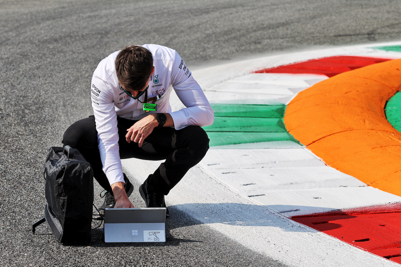 GP ITALIA, Circuit Atmosfera - Mercedes AMG F1.
09.09.2021. Formula 1 World Championship, Rd 14, Italian Grand Prix, Monza, Italy, Preparation Day.
- www.xpbimages.com, EMail: requests@xpbimages.com © Copyright: Moy / XPB Images